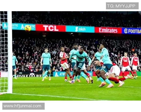 世界杯激战：AC米兰3-0阿森纳乌龙球引发争议与全场沸腾