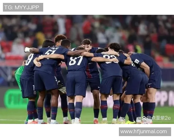 世界杯精彩对决巴萨与巴黎圣日耳曼战成平局神奇扑救引发全场欢呼