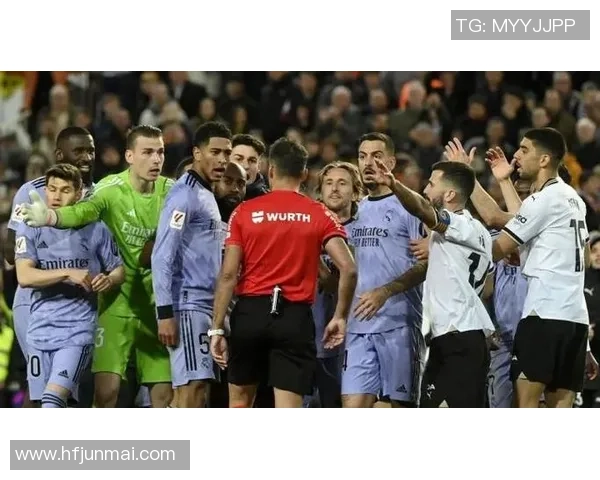 切尔西逆转皇马争议判罚引发全场沸腾精彩瞬间回顾